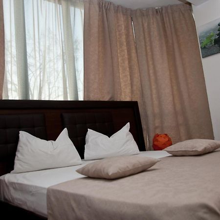 Hotel Metropol Питешти Номер фото