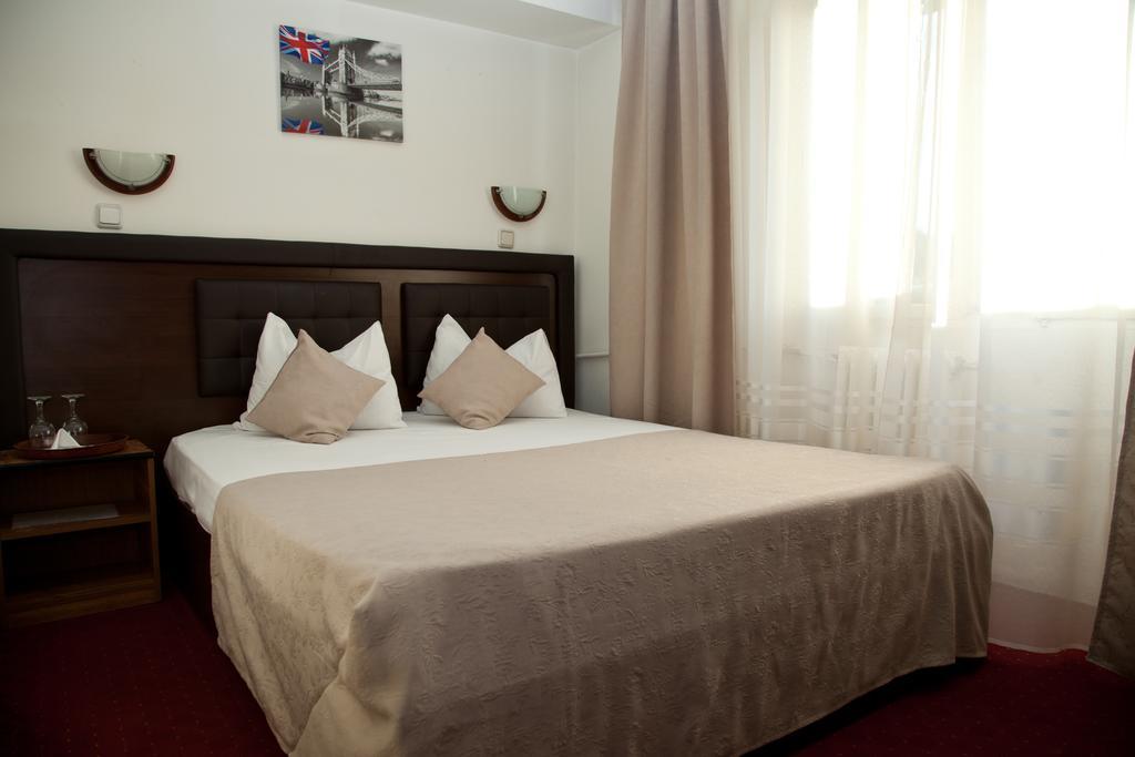 Hotel Metropol Питешти Номер фото